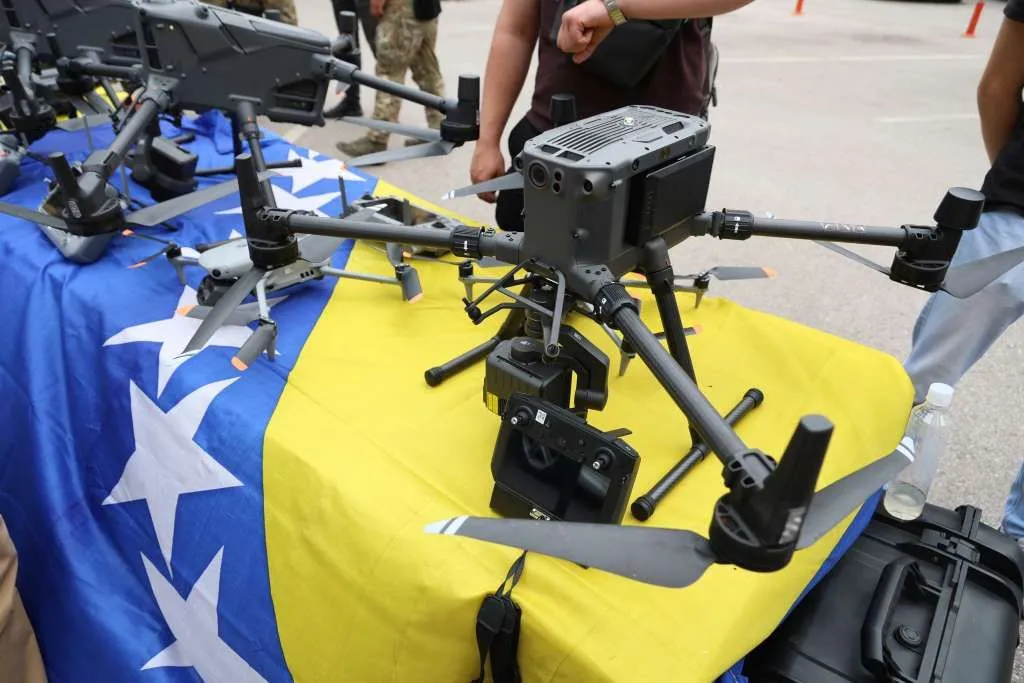 Dan policije u FBiH, naoružanje, vozila, Dom OS BiH