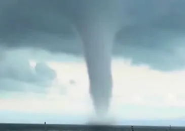 Zastrašujući prizori u Njemačkoj - zbog ogromnog vodenog tornada, izdato crveno upozorenje