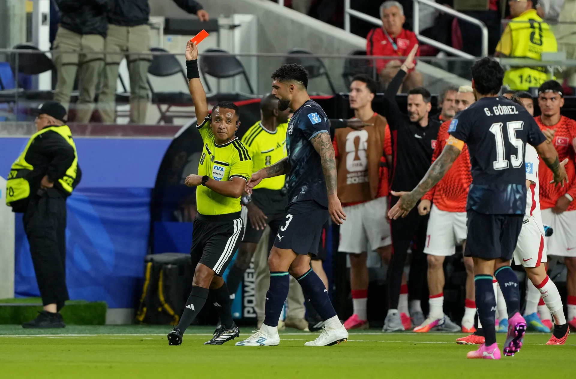 UEFA neće pratiti FIFA pravilo, pokrivanje usta nije za crveni karton