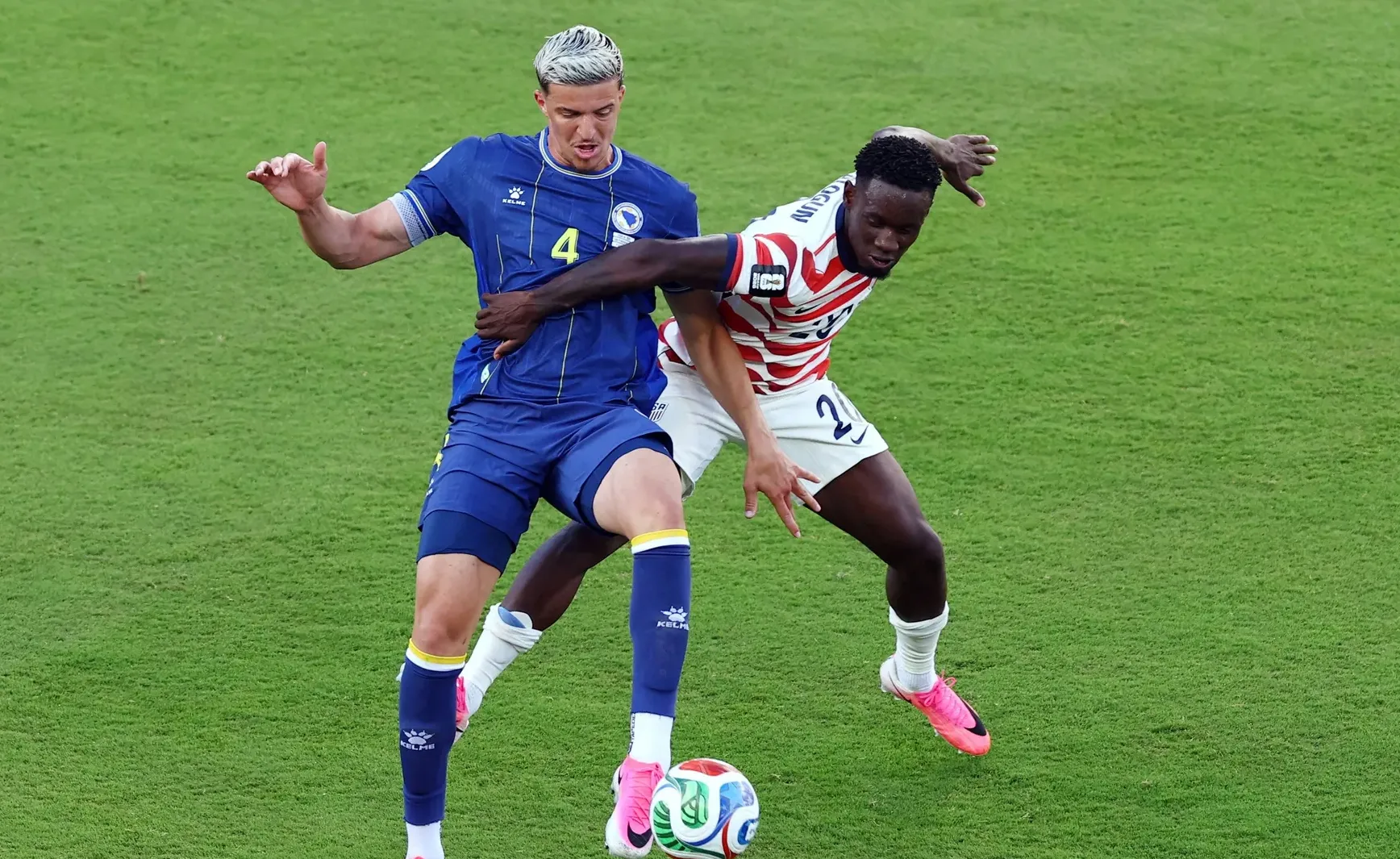 Amerikanci željeli da se žale zbog crvenog kartona Balogunu, no pravila FIFA-e su jasna...