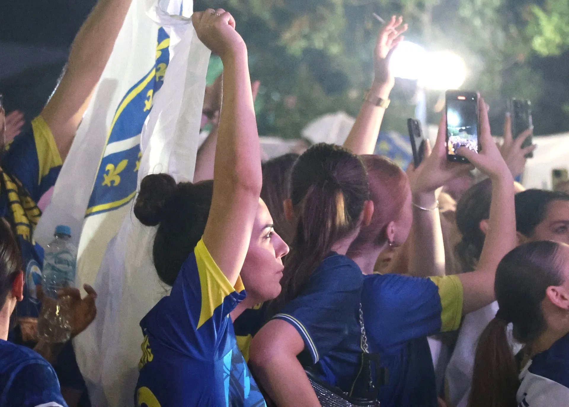 MOSTAR, 2. srpnja (FENA) – Fan zona Musala: Mostar i večeras uz Zmajeve(Foto FENA/Branka Soldo)