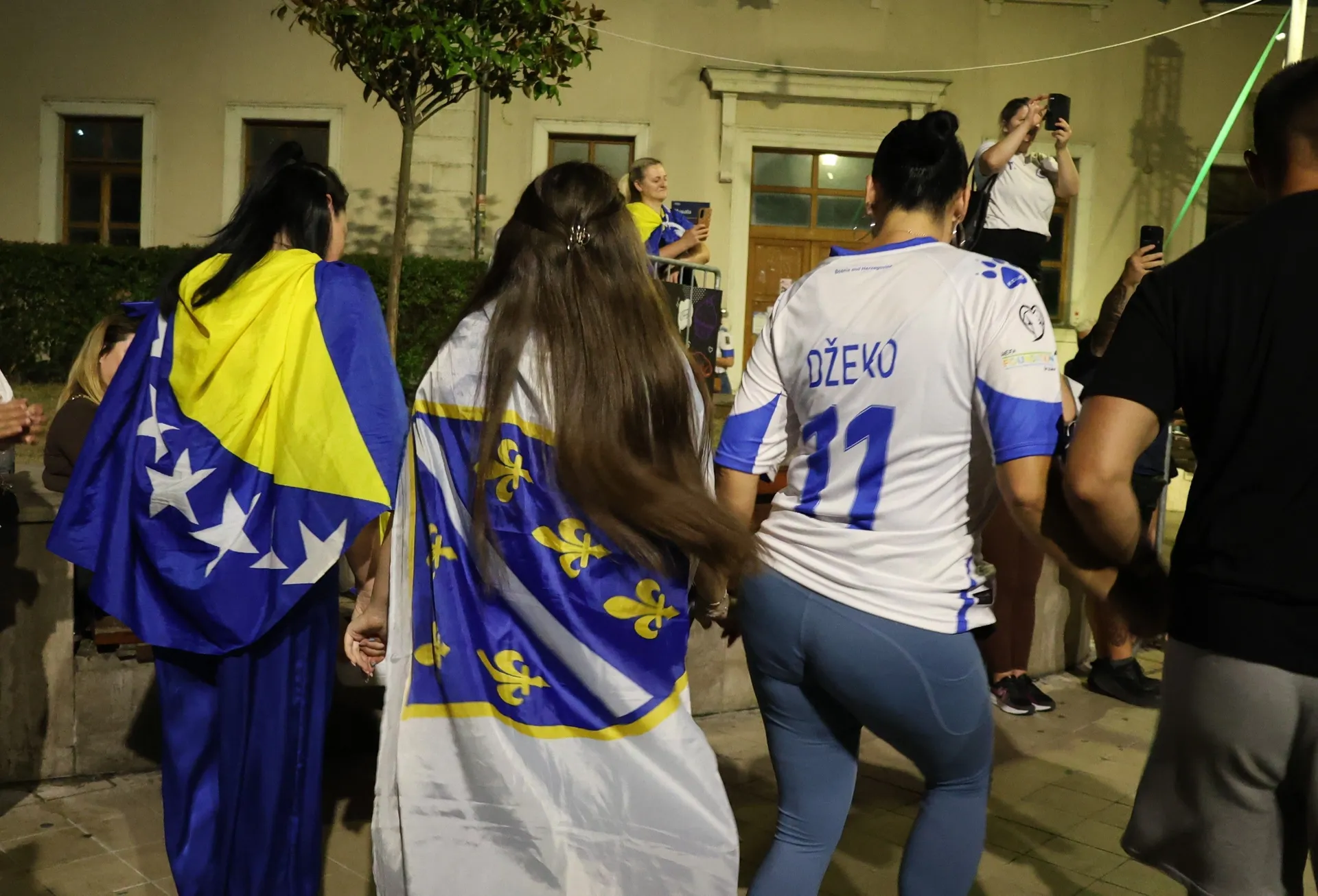 MOSTAR, 2. srpnja (FENA) – Fan zona Musala: Mostar i večeras uz Zmajeve(Foto FENA/Branka Soldo)