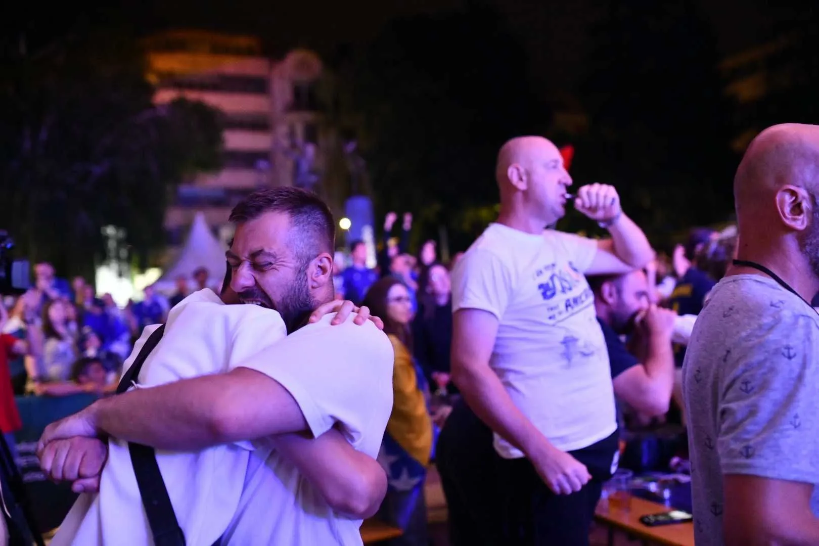 Navijači BiH eksplodirali nakon crvenog kartona Folarina Baloguna