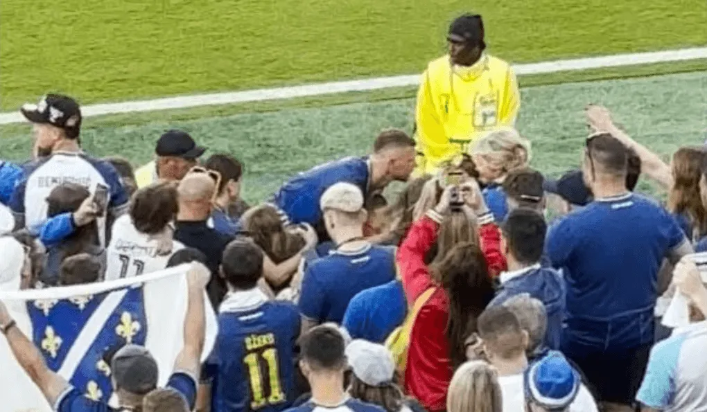 Emotivne scene nakon poraza, Džeko tješio kćerkicu pa napustio stadion