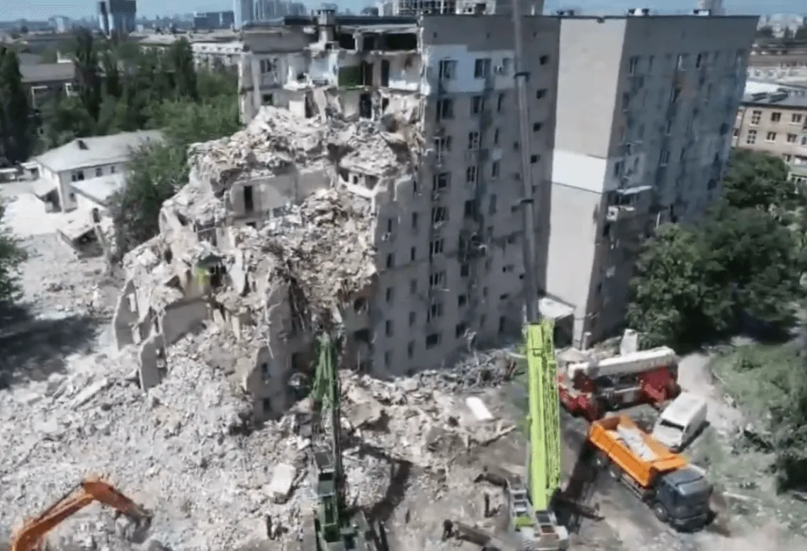 Najmanje 22 mrtvih u razornom napadu na Kijev, Zelenski prozvao saveznike