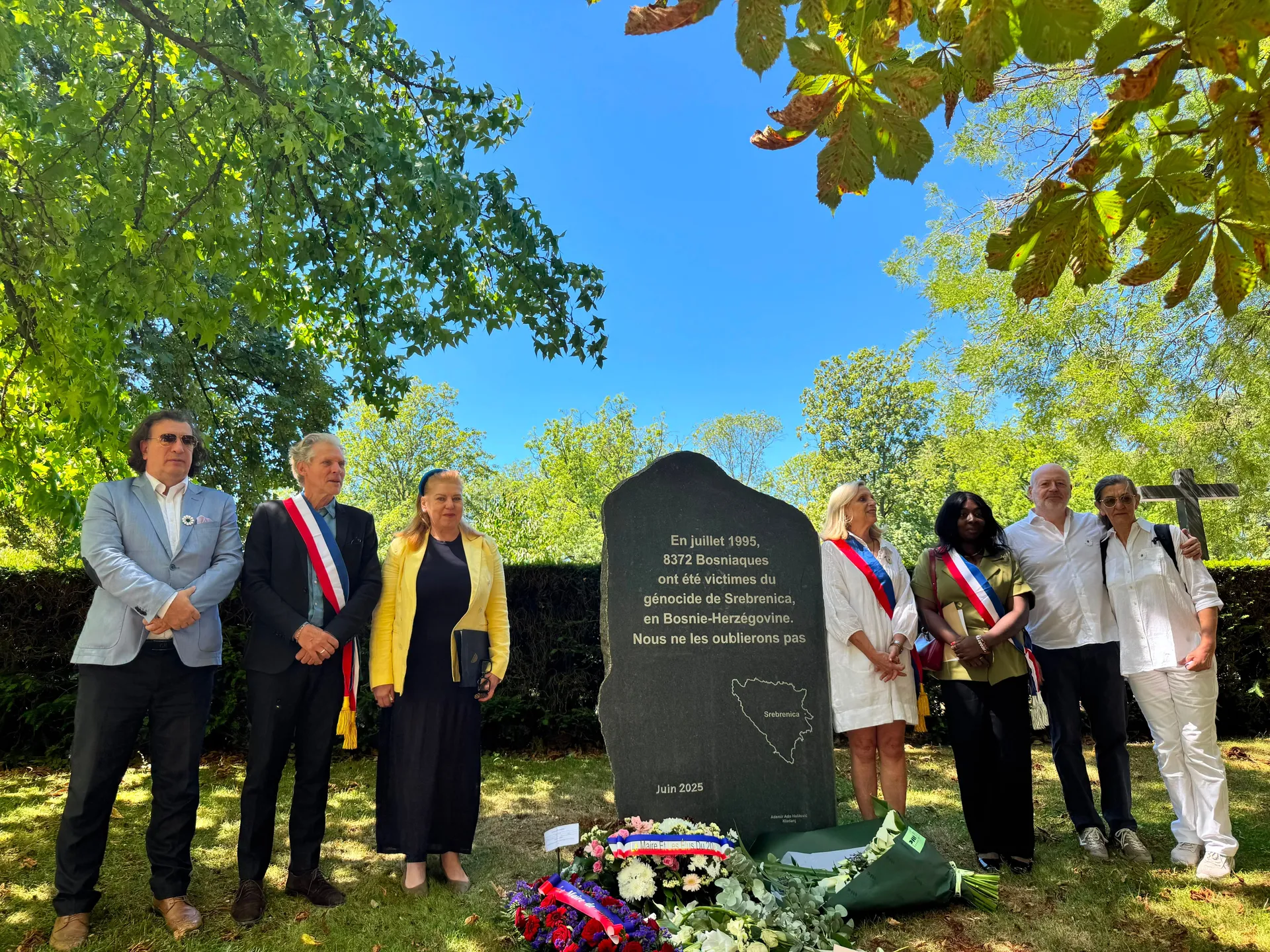 Marš mira u Parizu u čast žrtvama genocida u Srebrenici