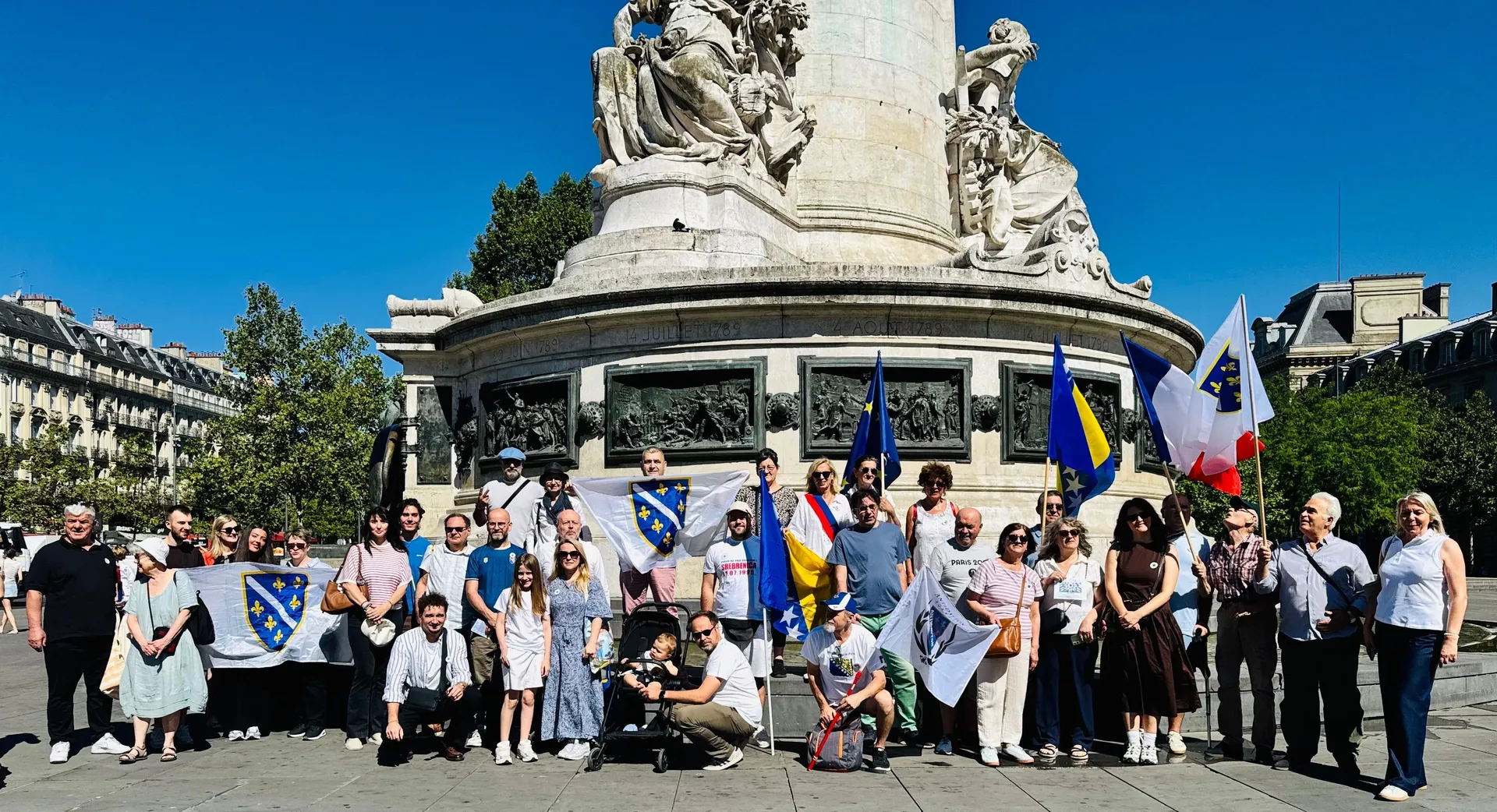 Marš mira u Parizu u čast žrtvama genocida u Srebrenici