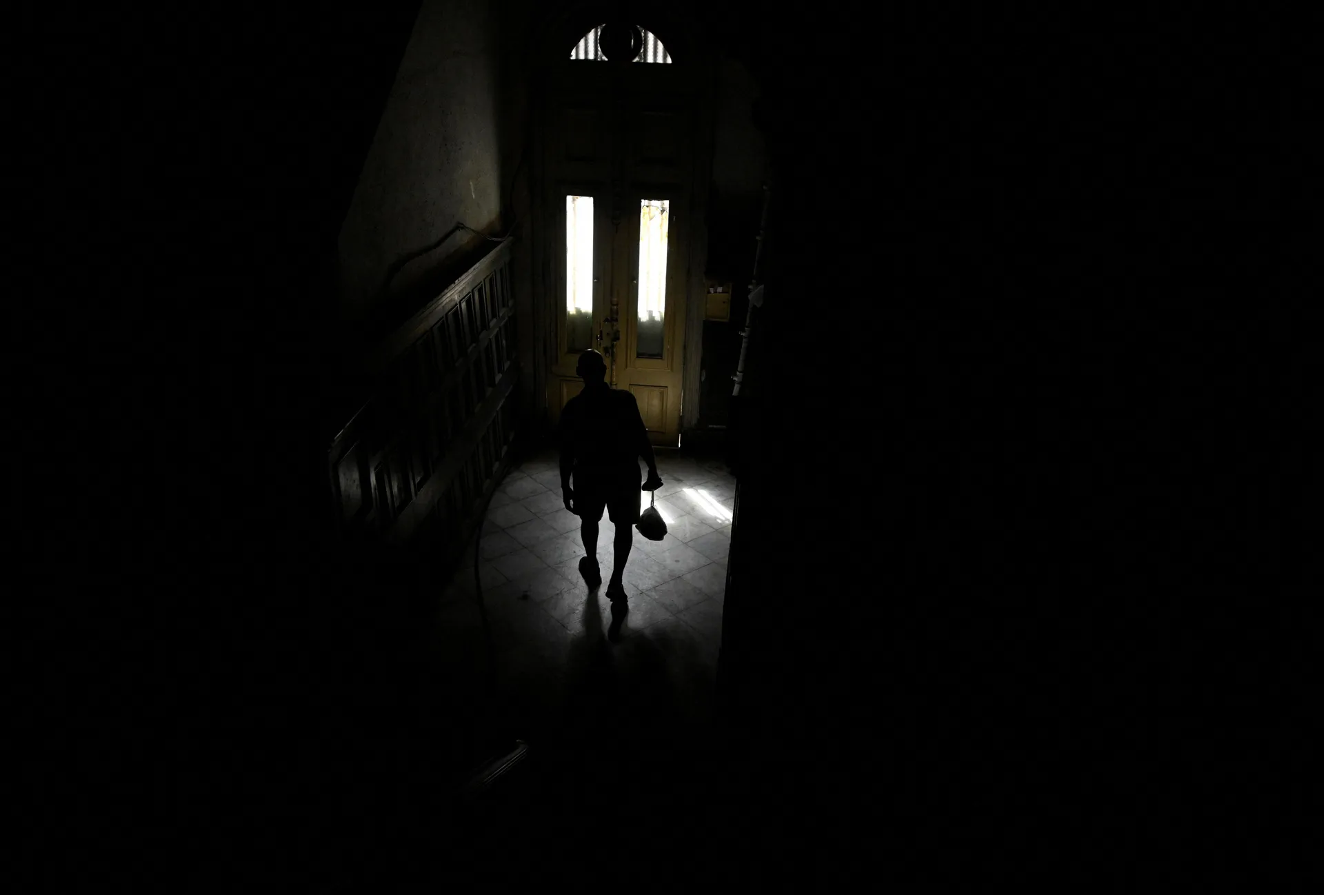 Kolaps energetske mreže na Kubi, 10 miliona ljudi u totalnom mraku