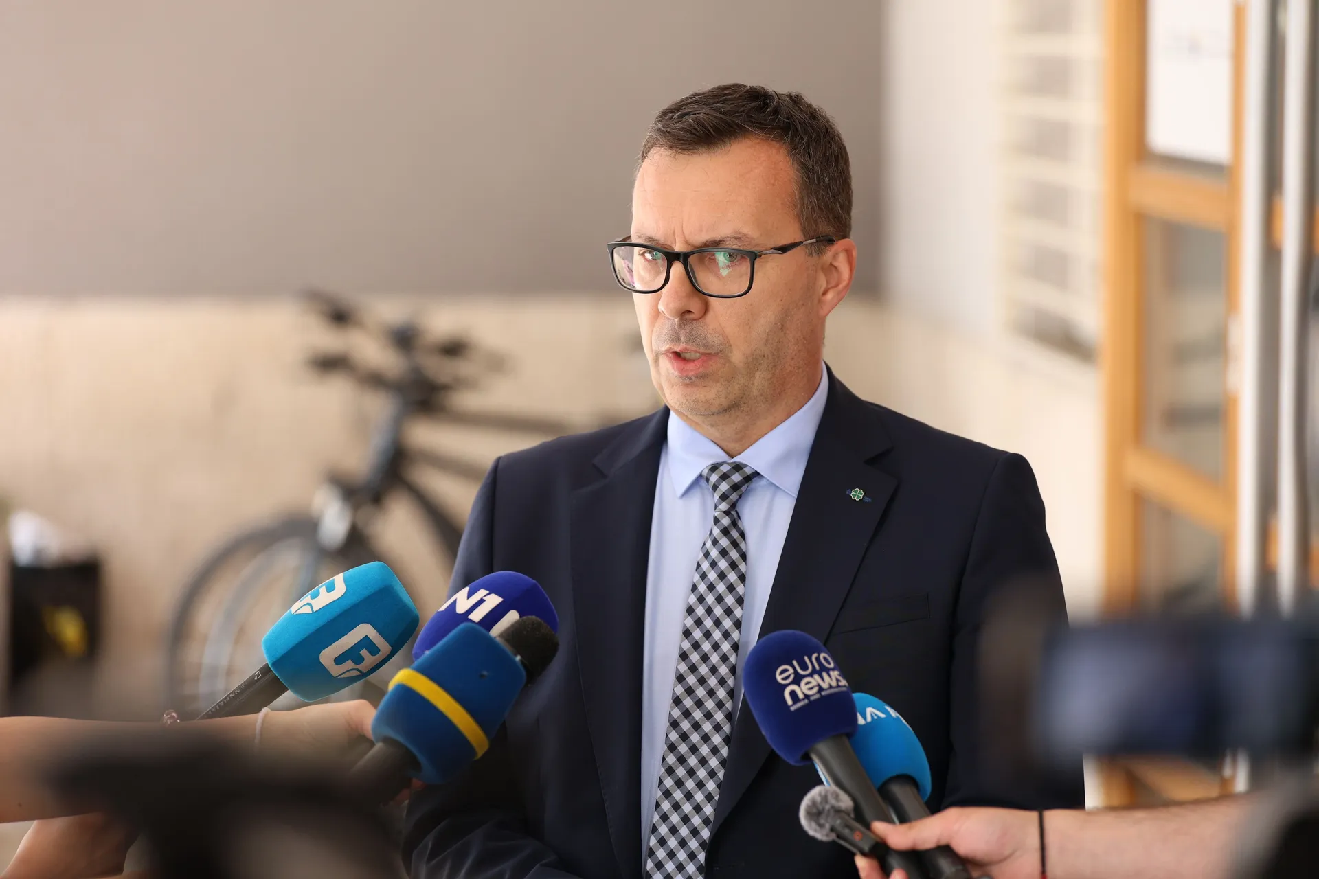 Političke stranke predaju svoje liste za izbore