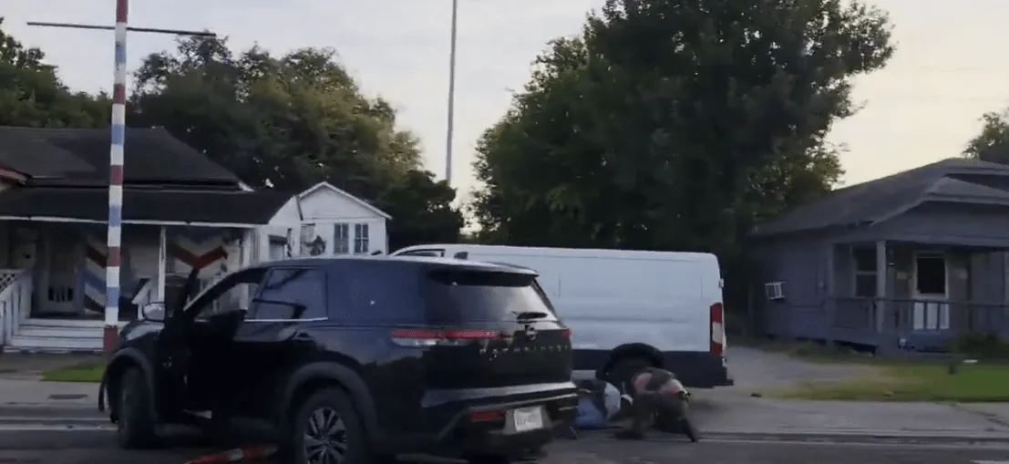 Agent ICE-a usmrtio Meksikanca tokom intervencije, tvrde da ih je pokušao pregaziti