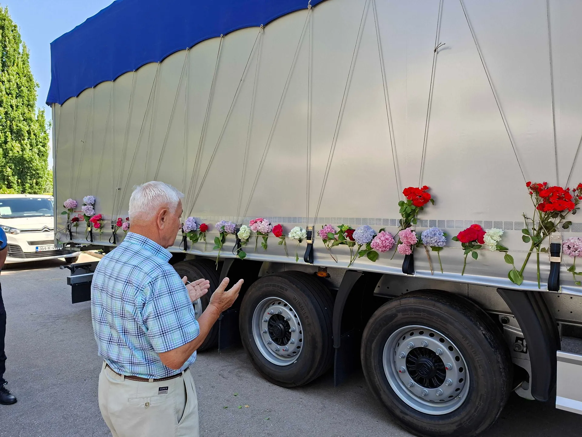 Visoko, Gradsko groblje, ispraćaj srebreničkih žrtava, tabuti, genocid u Srebrenici, Srebrenica, kolona