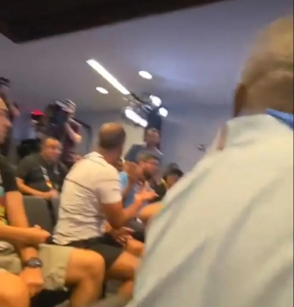 (VIDEO) Haos na press konferenciji Maroka, dvojica novinara se žestoko sukobila