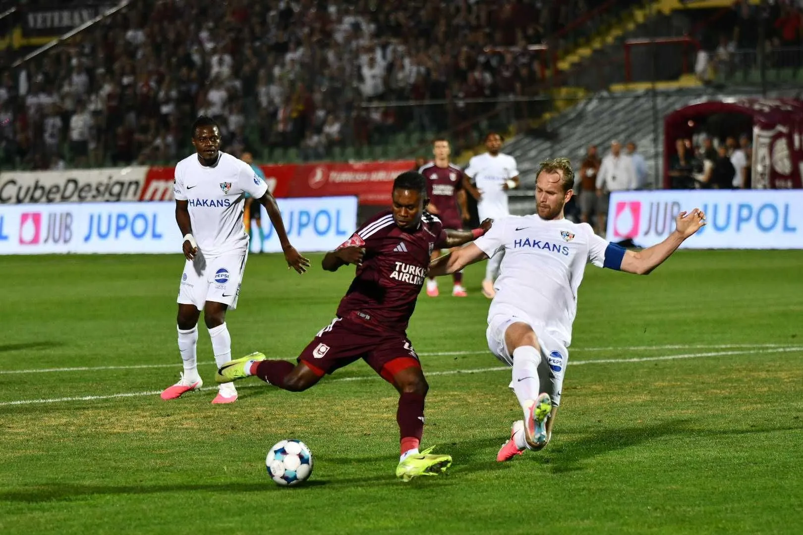 (FOTO) Sarajevo se u finišu spasilo protiv Intera, Barišić heroj Bordo tima - slika 20