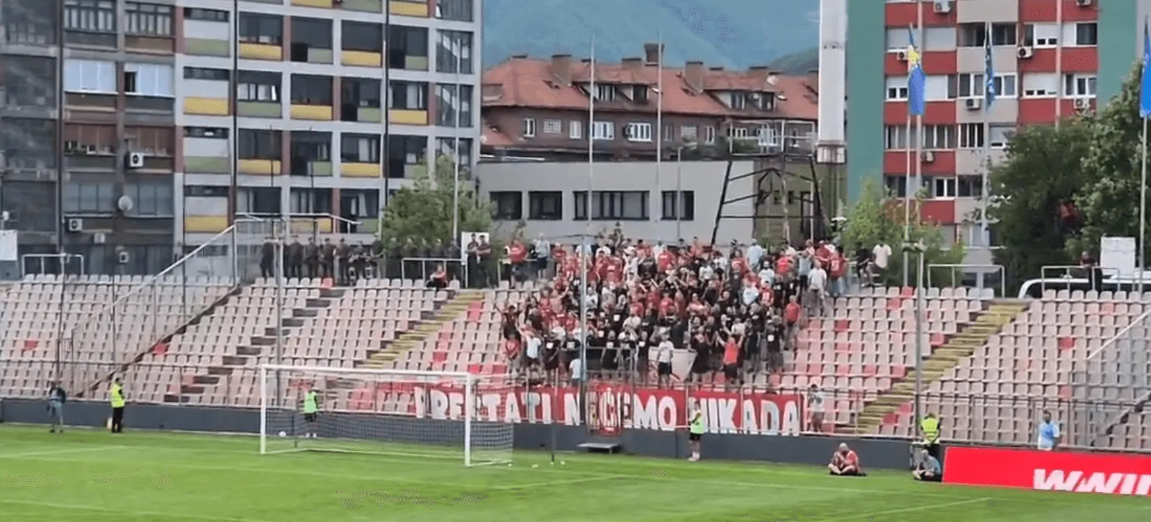 (VIDEO) Nije moglo bez problema ni za evropsku utakmicu, Red Army stigao tek u 25. minuti