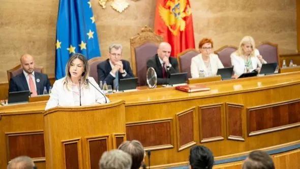 Skupština Crne Gore obilježila dan sjećanja na genocid u Srebrenicii