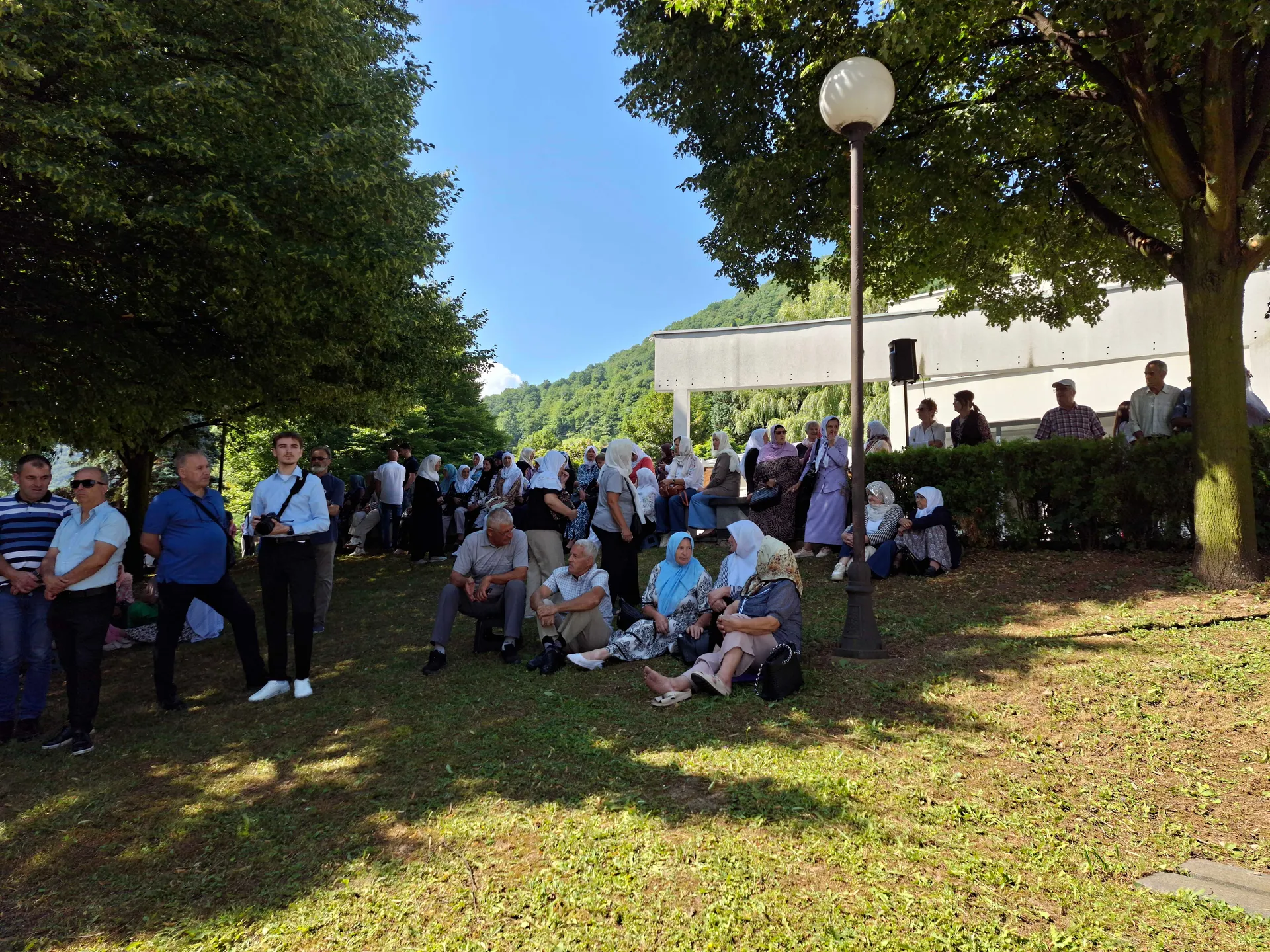 Posmrtni ostaci 10 žrtava genocida u Srebrenici ispraćeni su iz Visokog