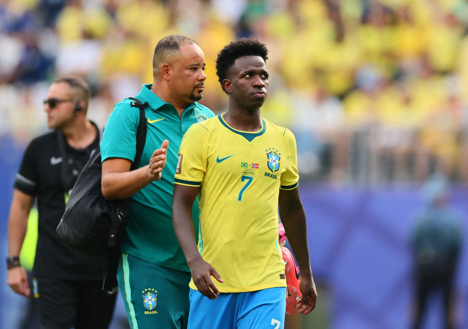 Vinicius se oglasio nakon debakla Brazila i zatražio oprost od navijača