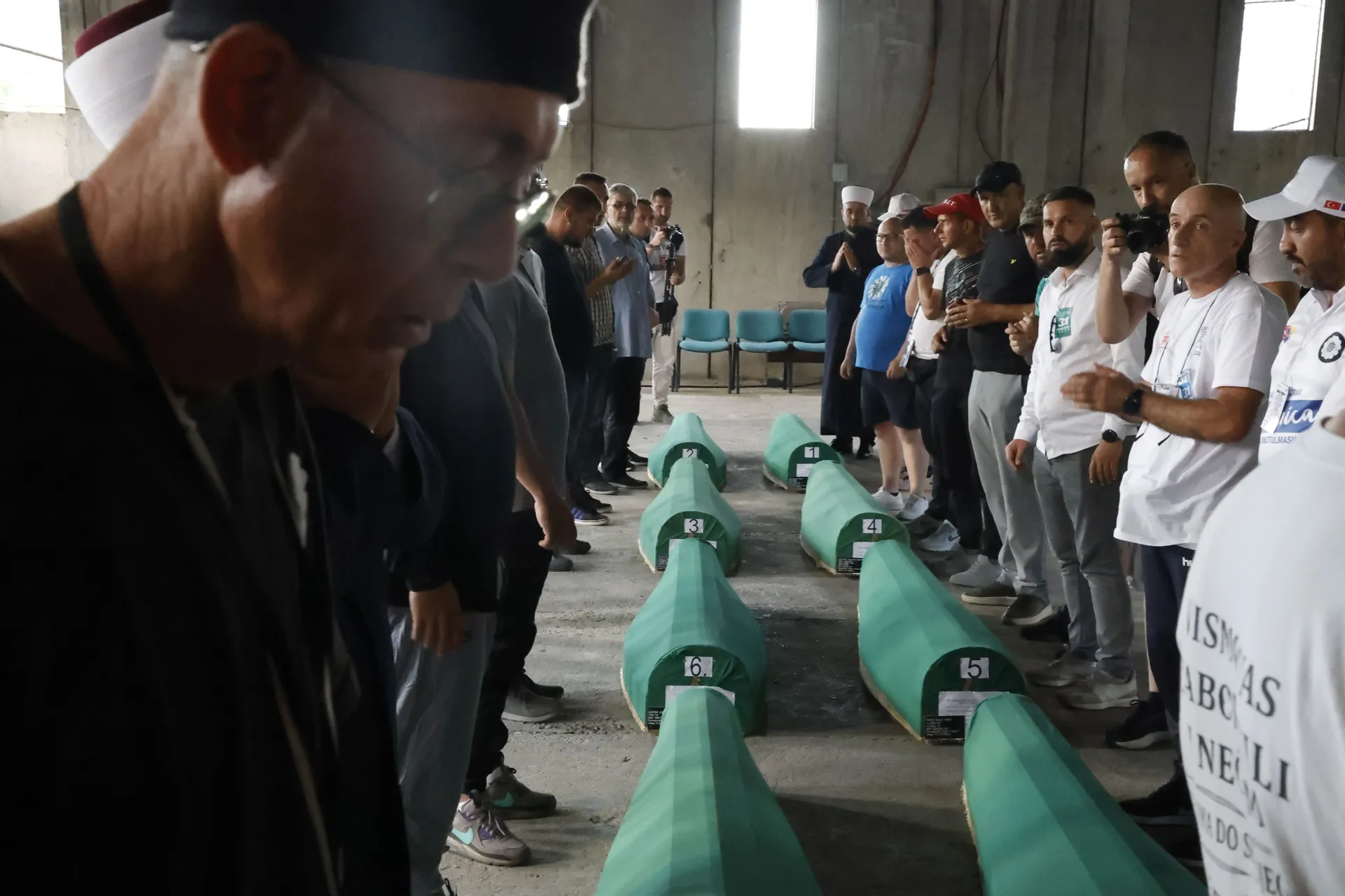 Tabuti žrtava genocida preneseni do Musale u Potočarima