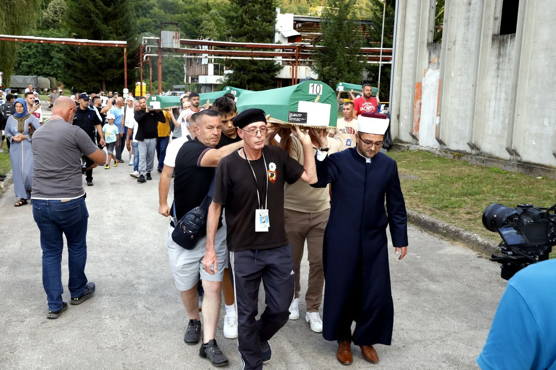 Tabuti žrtava genocida preneseni do Musale u Potočarima