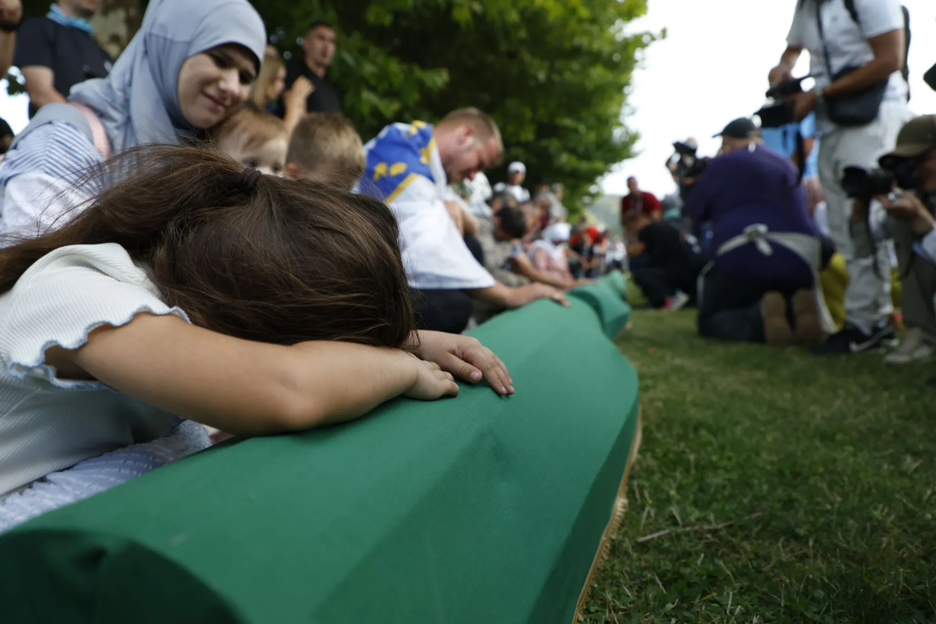 Tabuti žrtava genocida preneseni do Musale u Potočarima