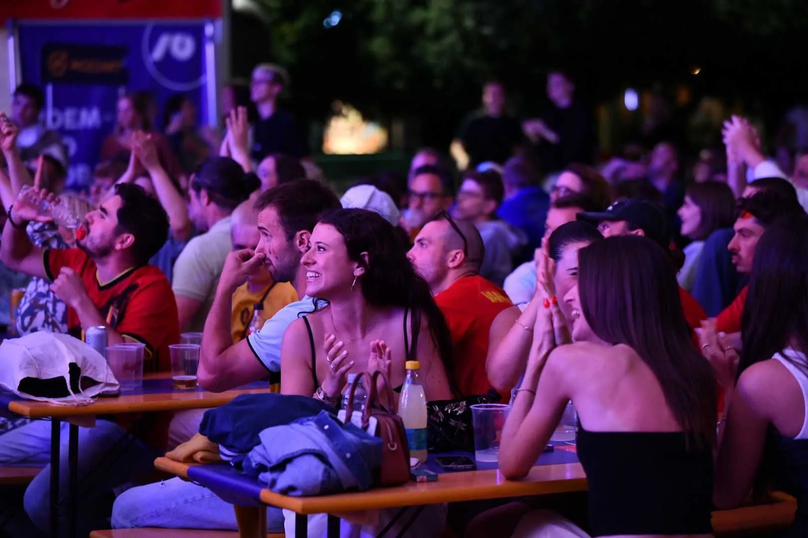 Navijači Španije i Belgije napravili pravi šou u fan zoni "I am from Bosnia"