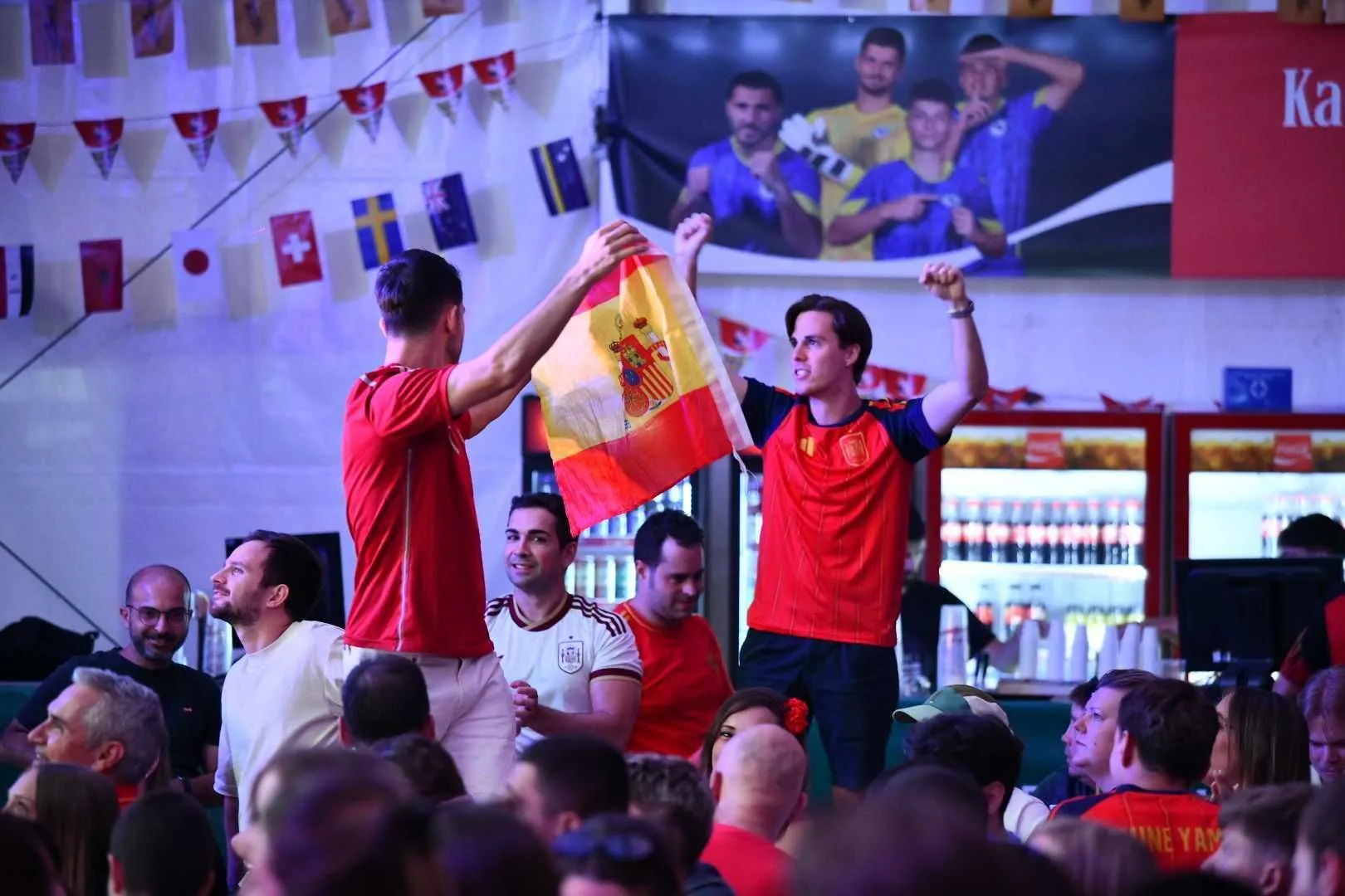 Navijači Španije i Belgije napravili pravi šou u fan zoni "I am from Bosnia"