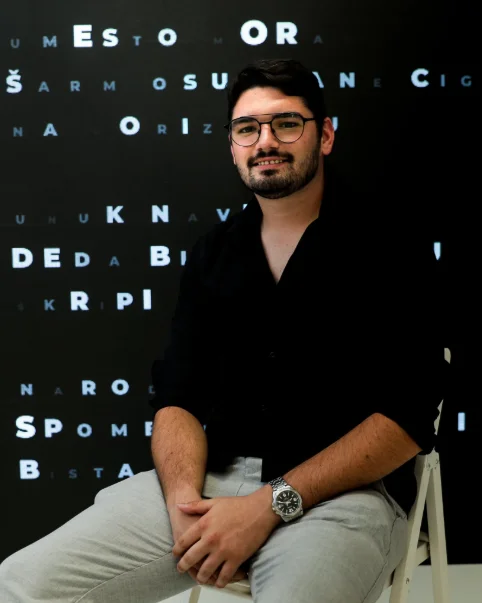 ČITANJE (U)SEBI: Samoća koja postaje disciplina