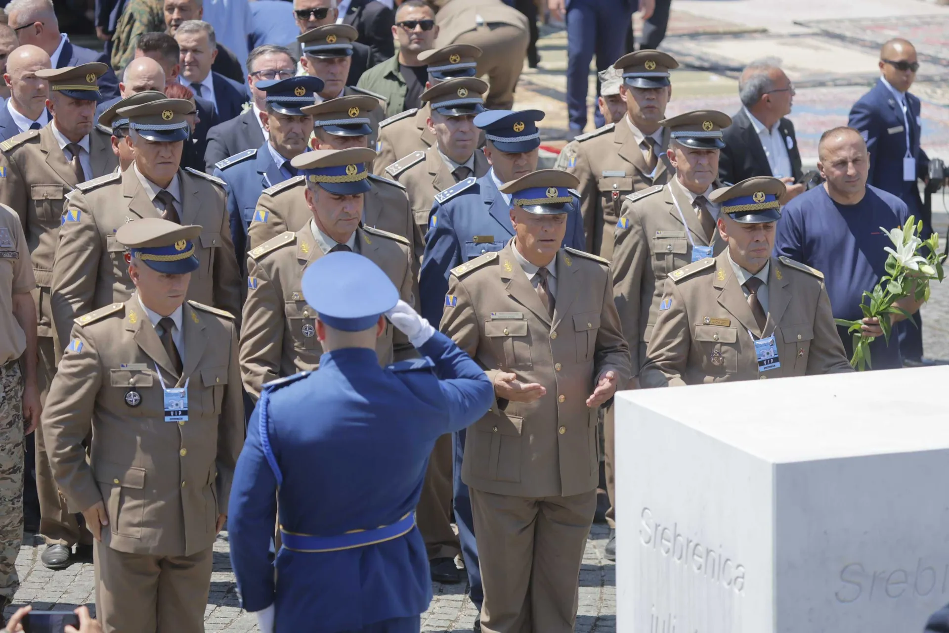 Odavanje počasti žrtvama ubijenim u genocidu u Srebrenici