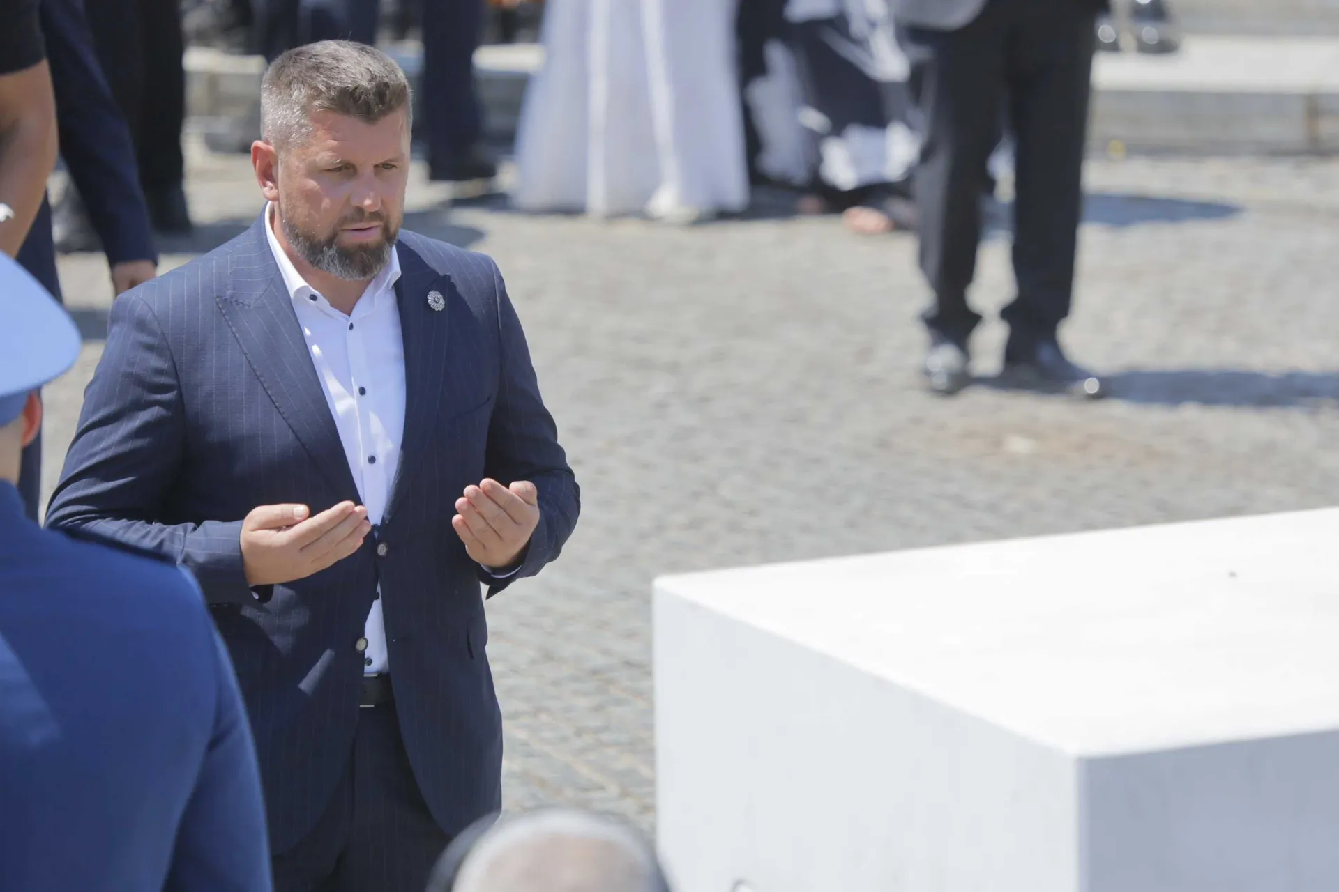 Odavanje počasti žrtvama ubijenim u genocidu u Srebrenici