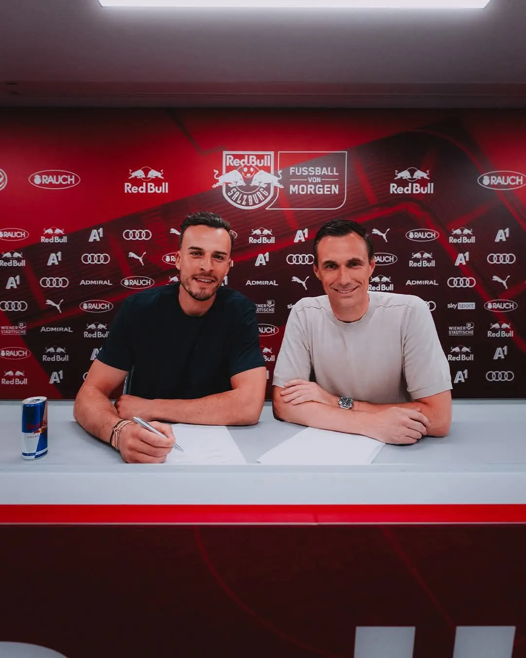 Haris Tabaković je zvanično postao novi igrač RB Salzburga, potpisao je na tri godine