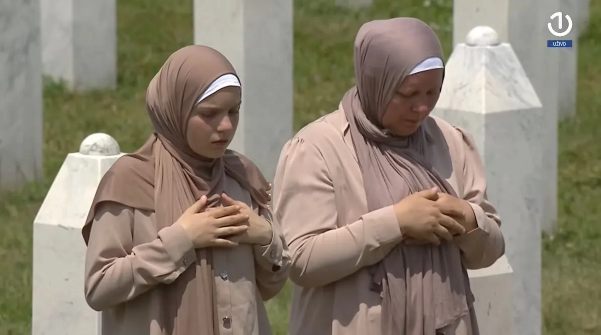 Klanjana dženaza za 10 žrtava genocida u Srebrenici