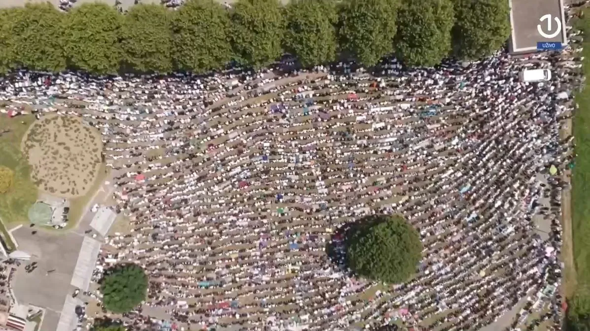 Klanjana dženaza za 10 žrtava genocida u Srebrenici
