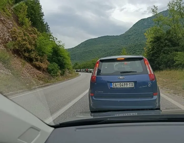 Kolone vozila nakon dženaze u Potočarima, pojačan promet prema ostatku BiH