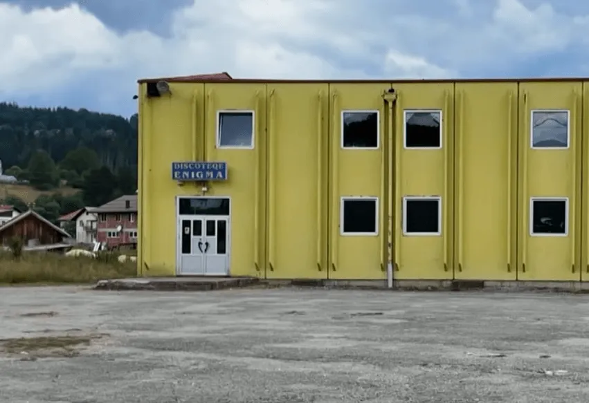 Šta se desilo na Palama? Policija upala u diskoteku, desetine mladih u bolnici