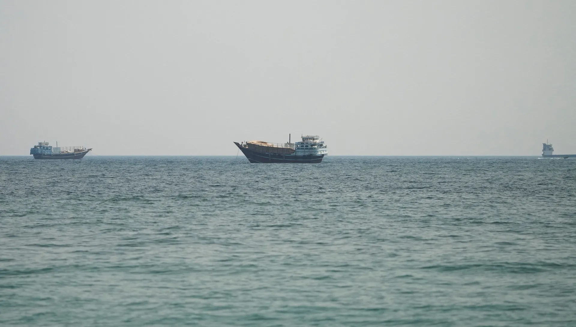 Zatvoren Hormuški moreuz, Iran proširio napade na baze SAD-a širom Zaljeva