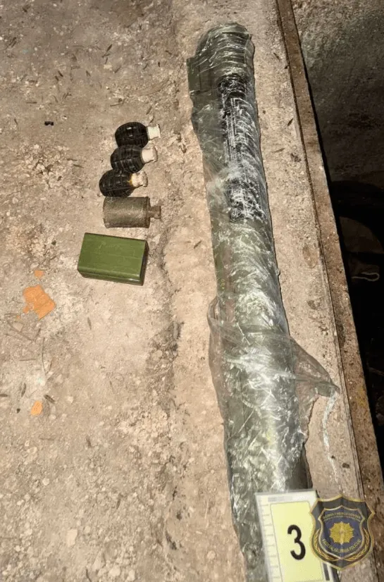 Akcija FUP-a: Zaplijenjeni kokain, "zolja", kalašnjikov i bombe, jedna osoba uhapšena