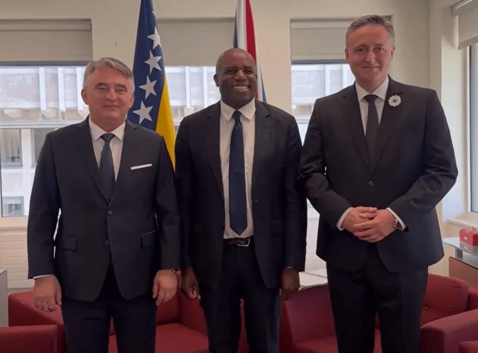 Bećirović i Komšić u Londonu: Istina i pravda ostaju trajna obaveza nakon Srebrenice