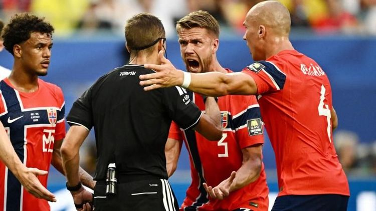 Kako je lopta reagovala na kosu Hrvata, a nije kod gola Engleske protiv Norveške