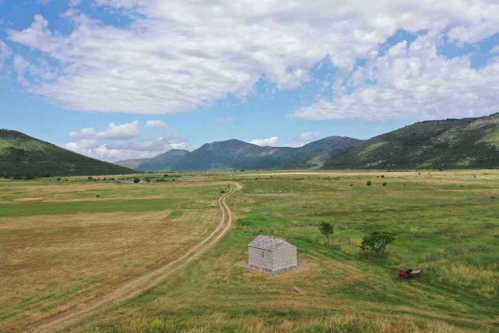 Ravno postaje turistička atrakcija