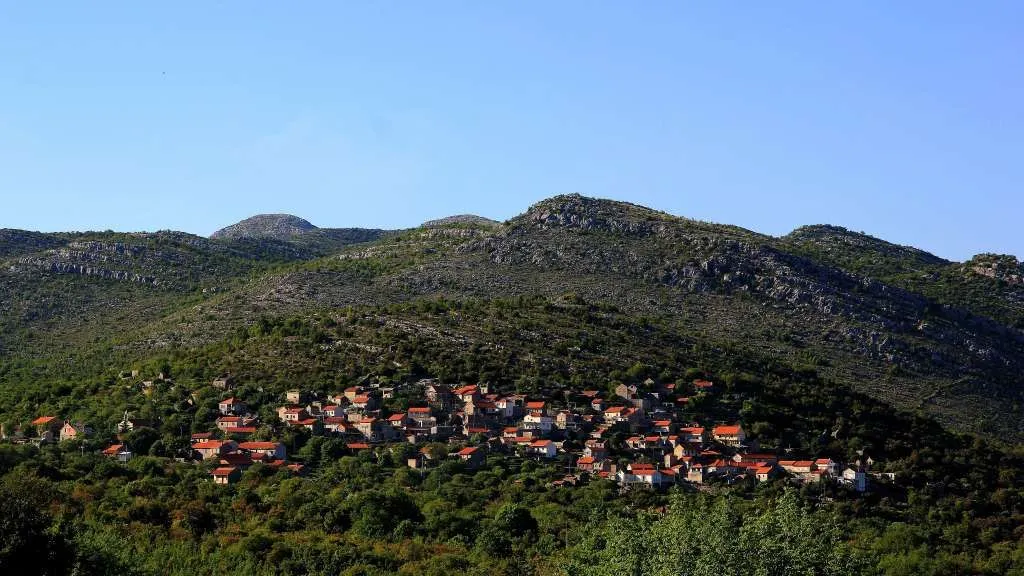 Ravno postaje turistička atrakcija