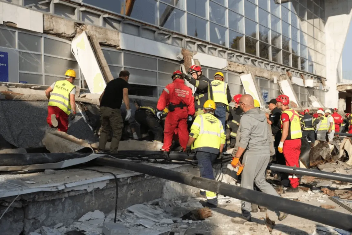 Potvrđena optužnica za pad nadstrešnice u Novom Sadu, Vesić vraćen među optužene