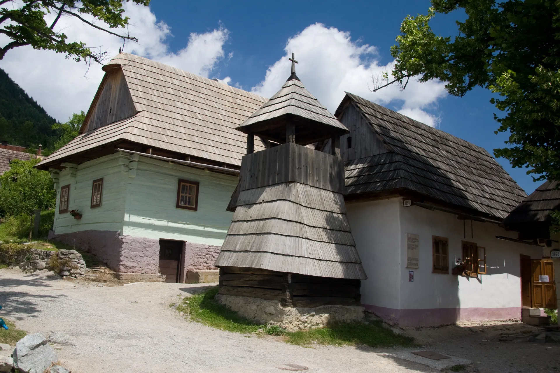 Selo želi da bude skinuto s UNESCO liste, turisti ulaze u dvorišta i zaviruju kroz prozore