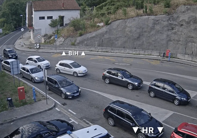 Krećete na more? Provjerite gdje vas čekaju gužve i radovi na putevima