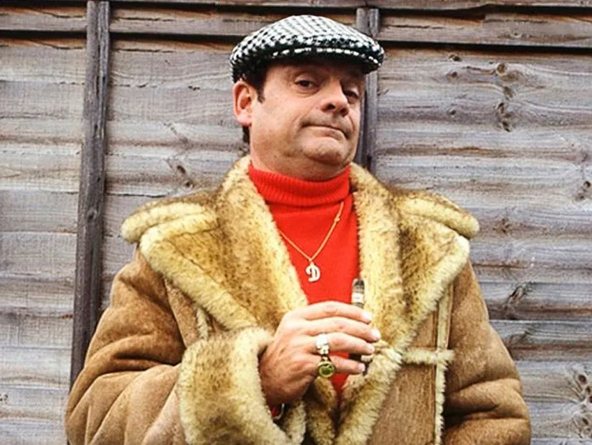 (FOTO) Legendarni Del Boy uslikan ispred hotela, evo kako sada izgleda slavni glumac