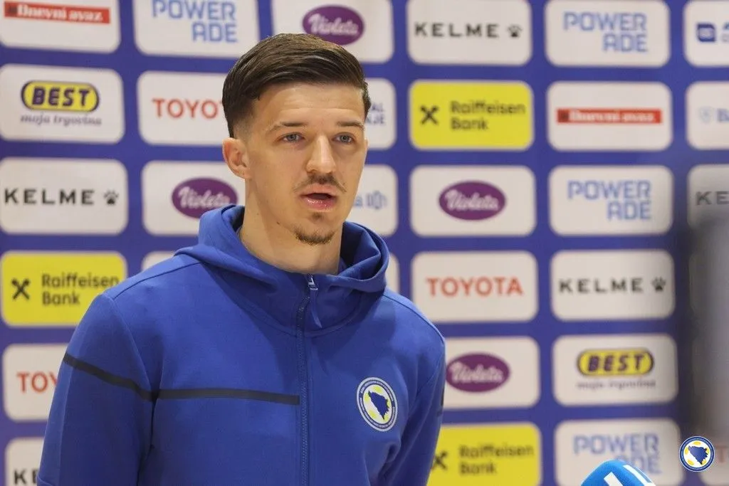 Muharemović na putu za Leeds, transferom će ispisati historiju kultnog kluba