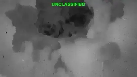(VIDEO) Amerikanci nanijeli težak udarac Iranu: Uništen toranj za nadzor iranske obale