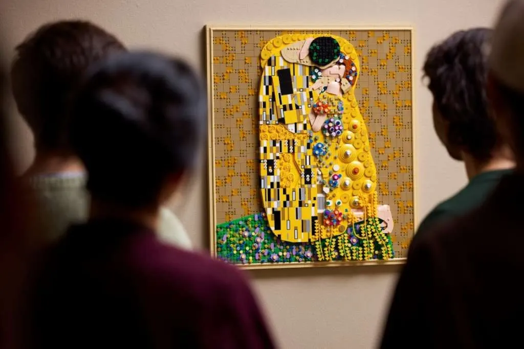Klimtov "Poljubac" dobio LEGO izdanje: Predstavljen najveći Art set do sada