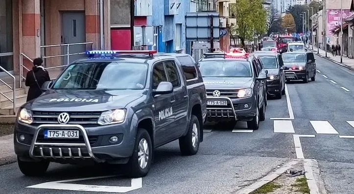 Komšinici nožem rasjekao lice pa joj držao oštricu pod vratom, zatražen pritvor za Tuzlaka