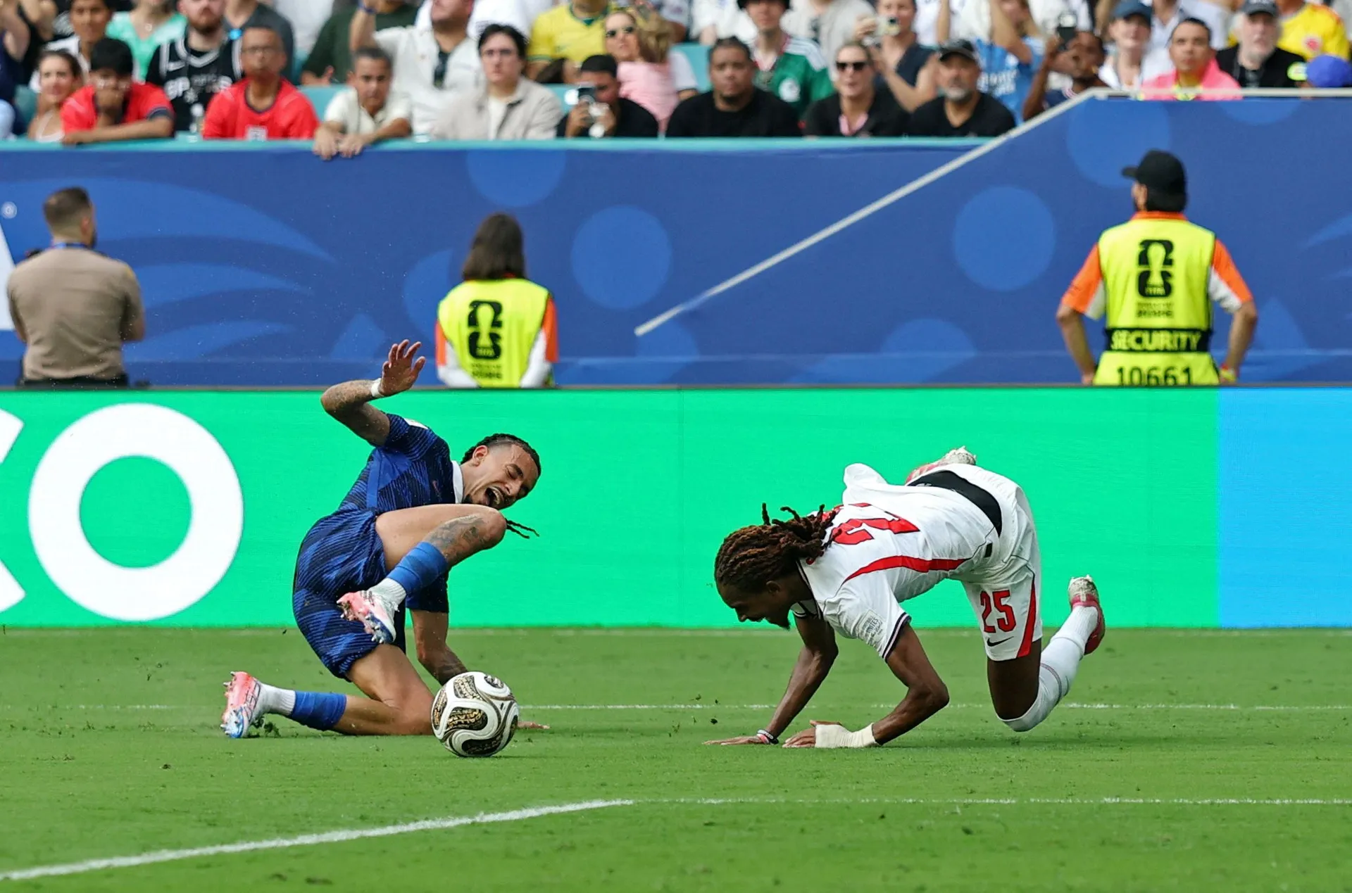 (VIDEO) Saka iz penala kompletirao hat trick i spasio Englesku od šoka