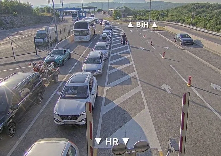 Vikend donosi velike gužve prema jugu BiH, vozače očekuju zastoji i radovi